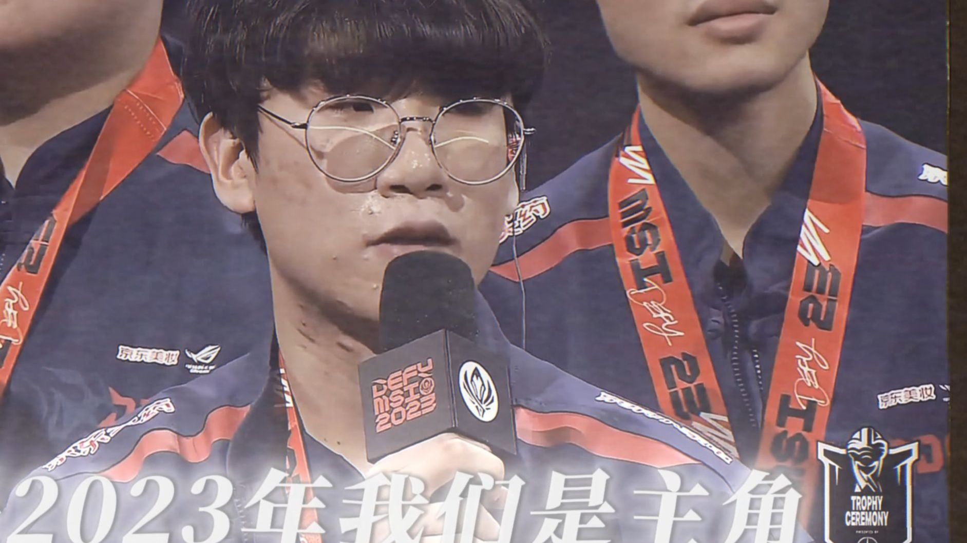 爱游戏体育-包含重返赛场首场状态出色，巴黎圣日耳曼观众沸腾！，Faker重返赛场引发球迷热议的词条