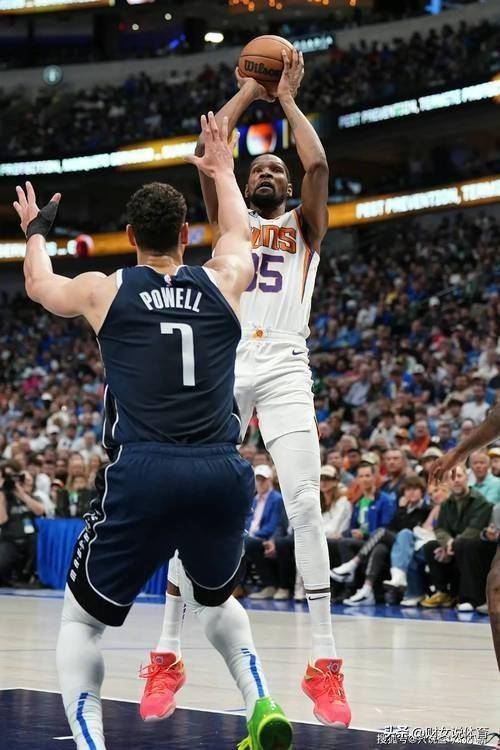 AYX- 杜兰特在西班牙队比赛中败北，比赛局势复杂引发热议！再创辉煌时刻