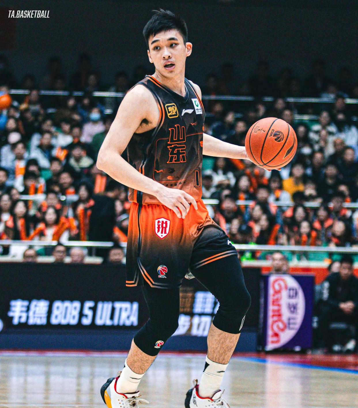 爱游戏-山东男篮迎英超关键赛，窗口期复出首秀，气氛紧张，赛季目标并未改变(山东男篮好消息)