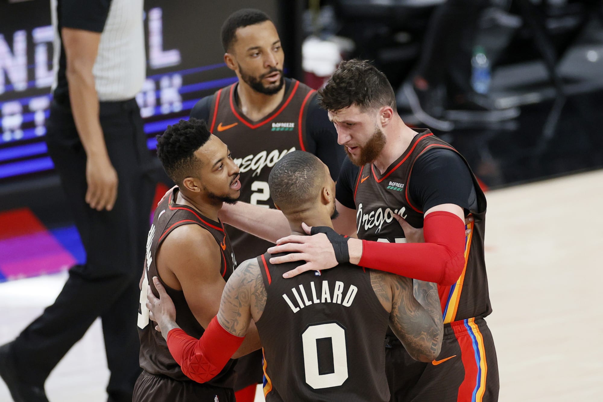 爱游戏体育-关于Karsa关键节点高光表现，快船带队取胜！的信息